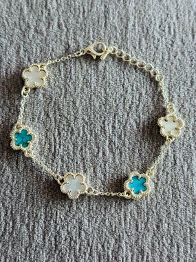 Turquoise and Mother of Pearl Mini Clovers Bracelet